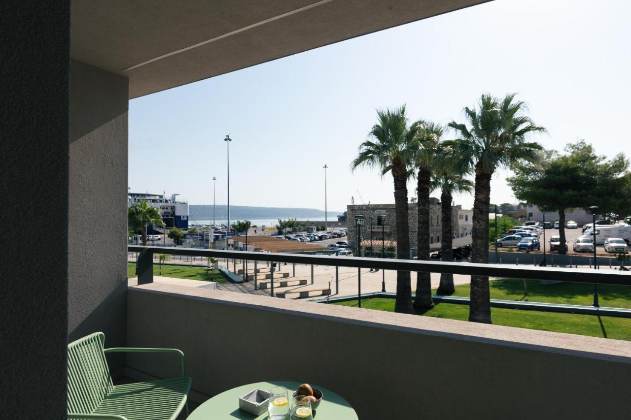 Souda Plaza Collection Hotel Exterior foto